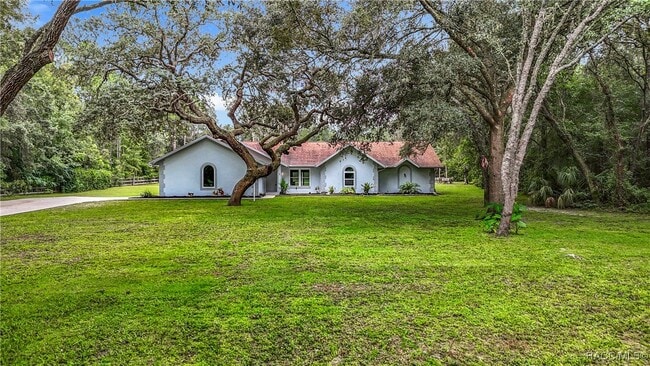 Building Photo - 884 W Massachusetts St