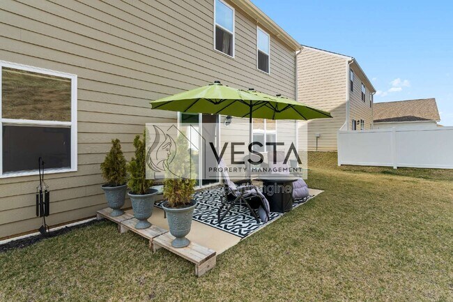 Building Photo - 575 Country Oak Dr