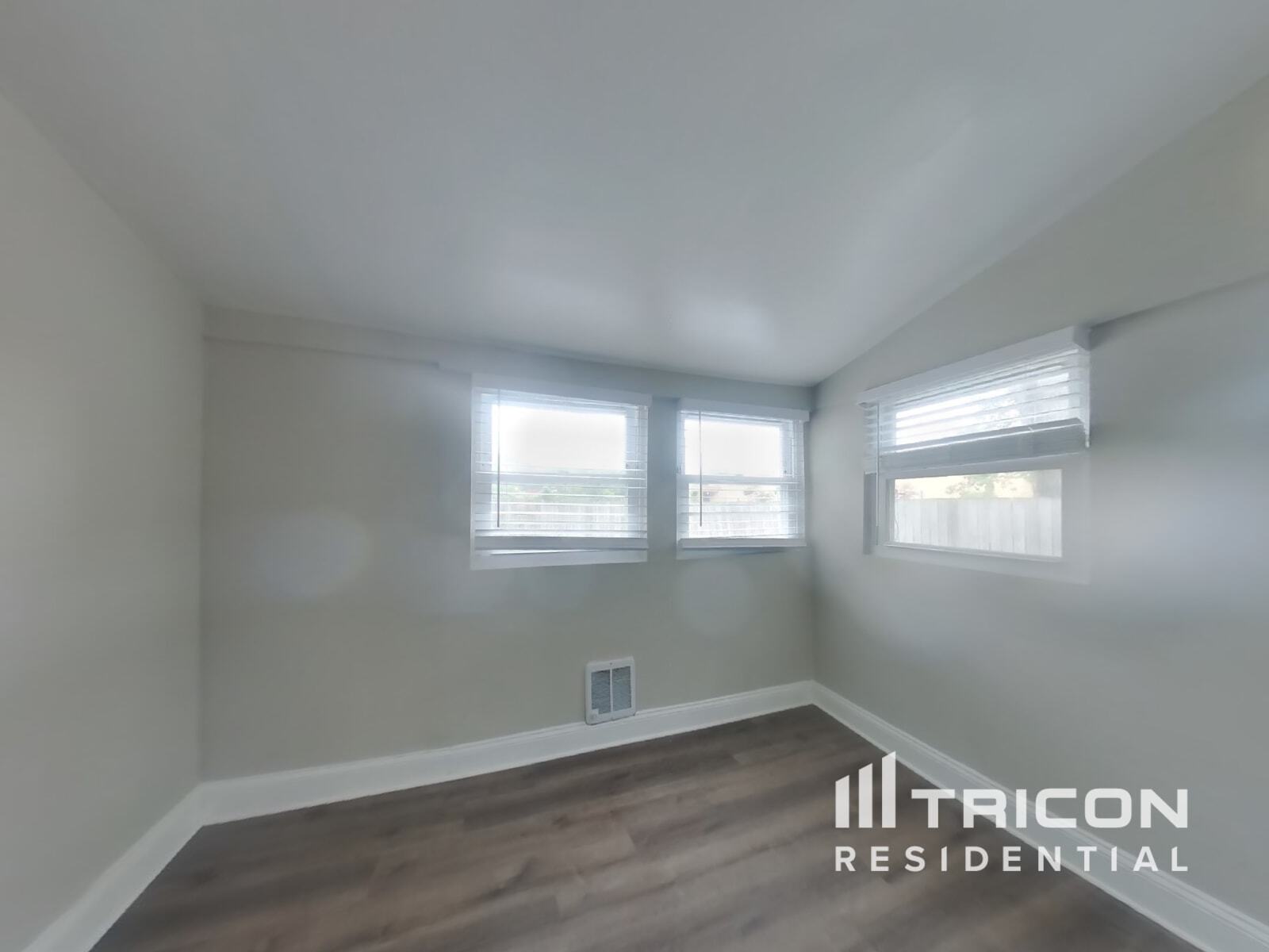 Building Photo - 3300 Maygreen Ave