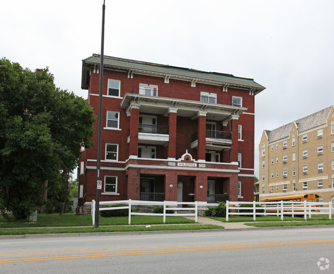 Building Photo - Wilsonia