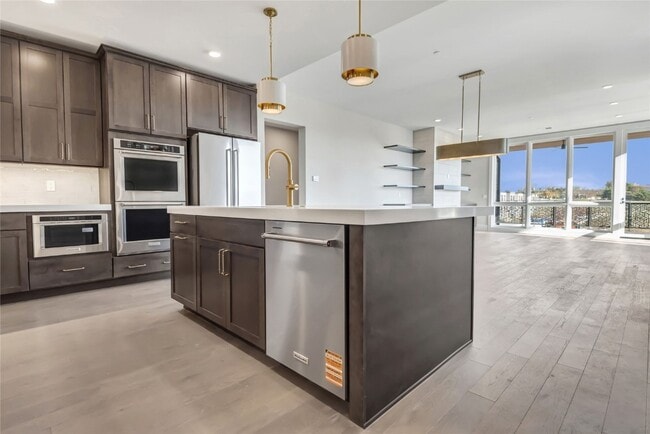 Building Photo - 16460 Wildhorse Lk Blvd