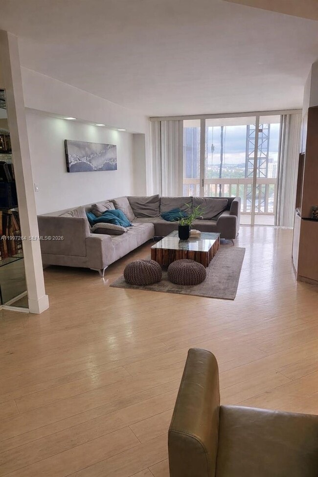 Building Photo - 19355 Turnberry Way