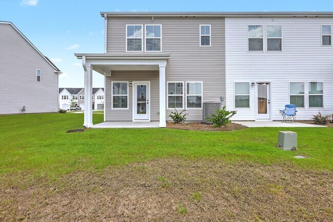 Building Photo - 762 Ridgley Dr