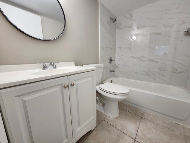 Building Photo - 545 Trace Cir