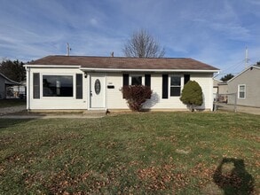 Building Photo - 580 Edgewood Dr