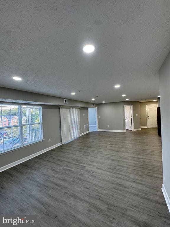 Building Photo - 6900 St Ignatius Dr
