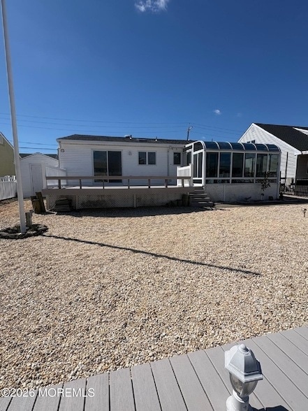 Building Photo - 3248 Beachview Dr
