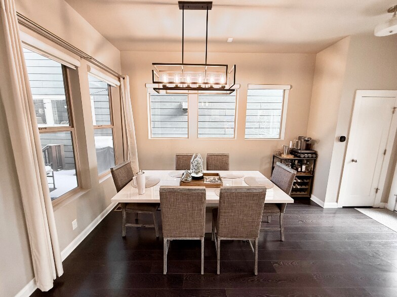 Building Photo - 1801 W 67th Pl