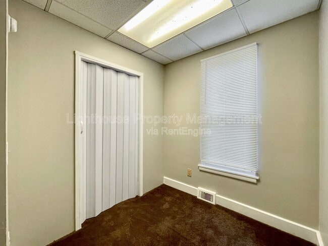 Building Photo - 1633 Peck St