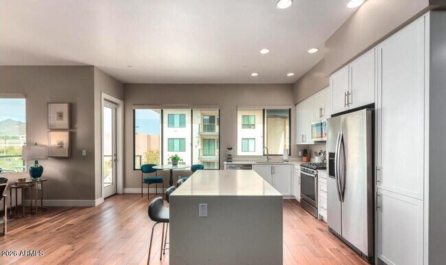 Building Photo - 7300 E Earll Dr