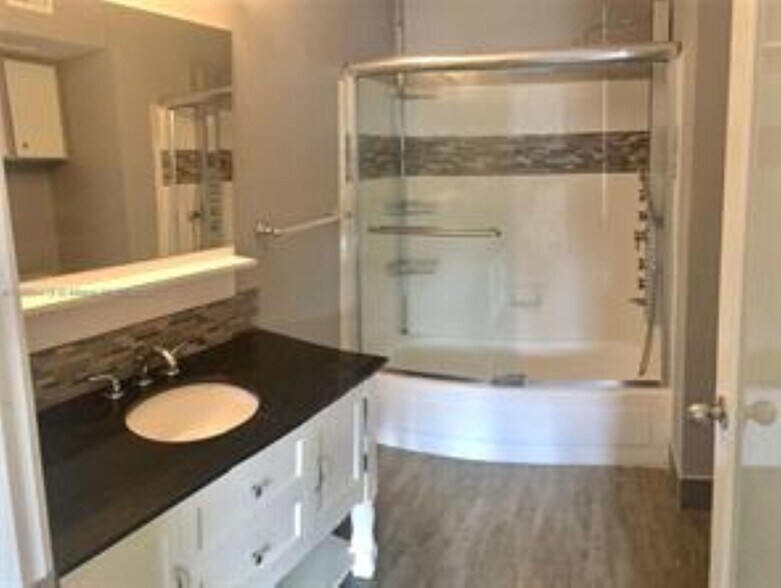 Building Photo - 2445 NW 33rd St