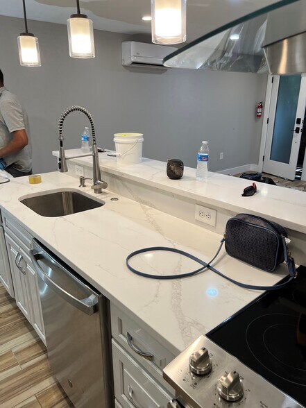 Building Photo - 212 5th St NE