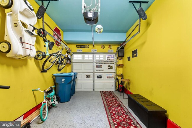 Building Photo - 43151 Wealdstone Terrace