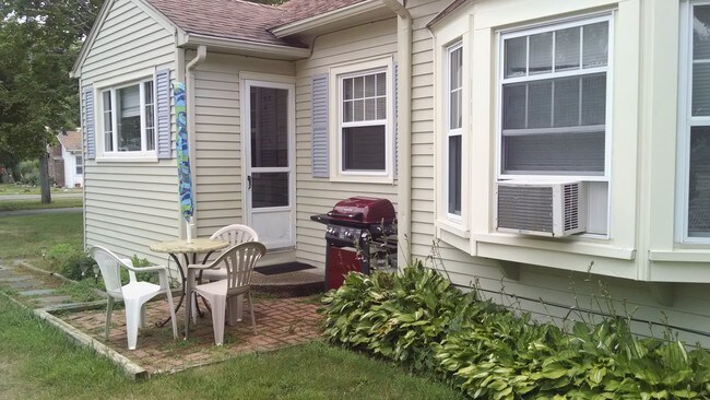 Building Photo - 39 Overshore Dr W