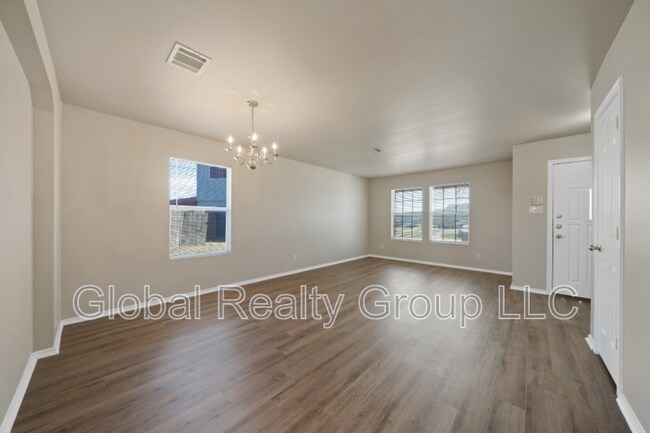 Building Photo - 144 Crest Bluff