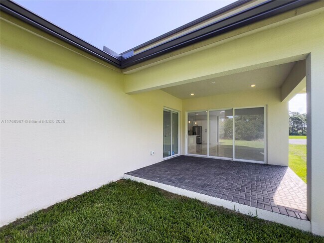 Building Photo - 149 Southeast Cor. Arno