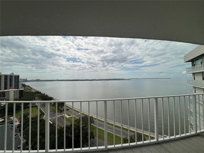 Building Photo - 2611 Bayshore Blvd