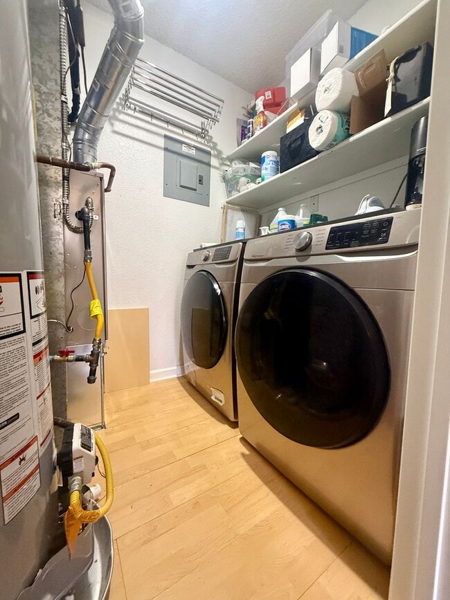 Building Photo - Spacious, Sunlit 3BR / 2 BA Condo just steps away from Standley Lake!