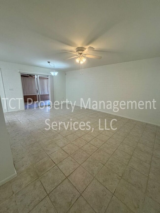 Building Photo - Sun City Home on Large Cul-de-sac lot