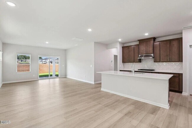 Building Photo - 912 Grand Mesa Dr