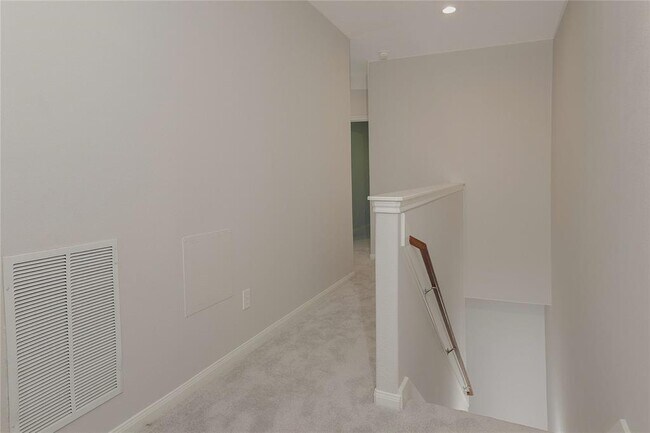 Building Photo - 137 E Montfair Blvd