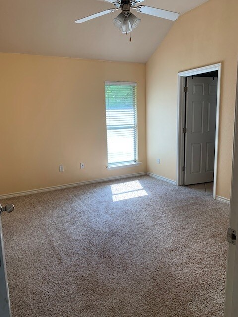 Building Photo - 5720 Shadowbend Cir W