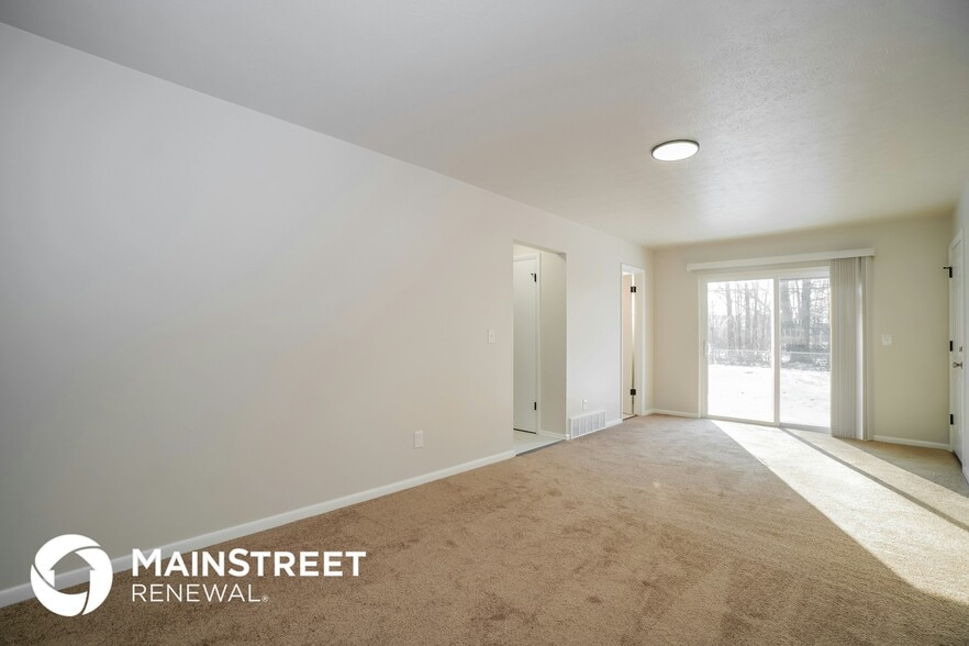 Building Photo - 3391 Compton Dr