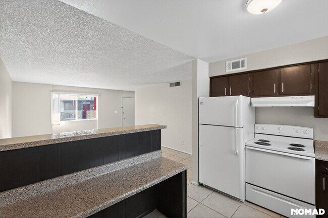 Building Photo - 6502 N 17th Ave