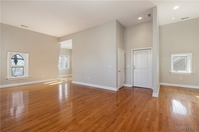 Building Photo - 414 Franklin St