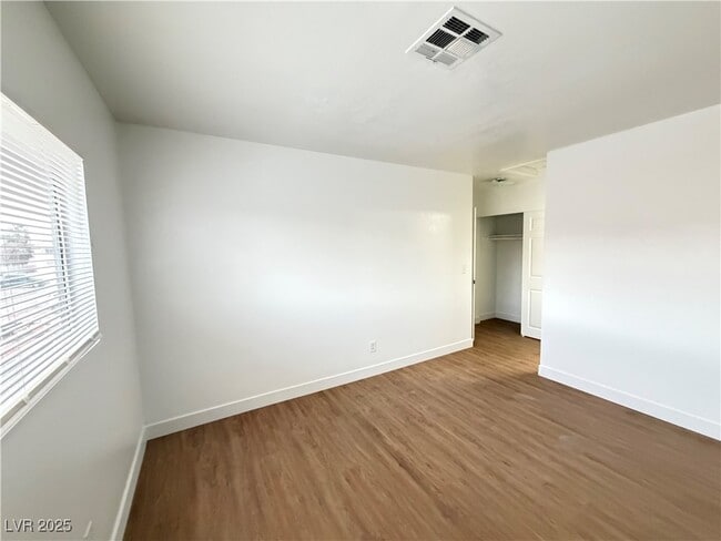 Building Photo - 4750 Thunderbolt Ave