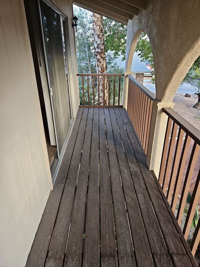 Building Photo - Spacious 4-Bedroom Home with Large Backyard & Covered Patio!