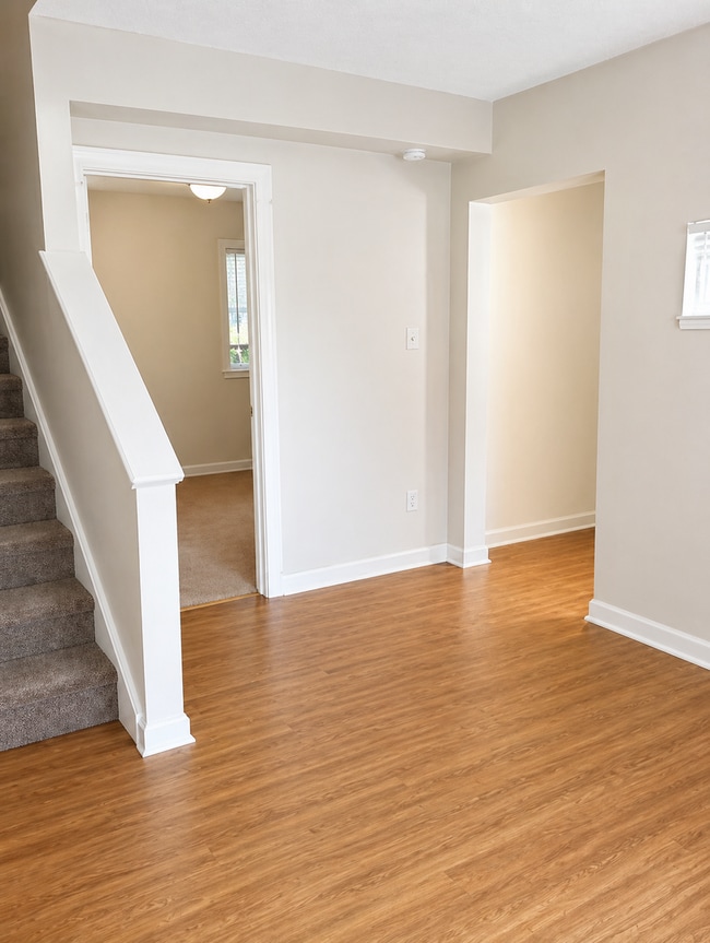 Building Photo - ***South Side Duplex Apartment For Rent * Pet Friendly * Walk to E. Carson St. * Available Now * ...