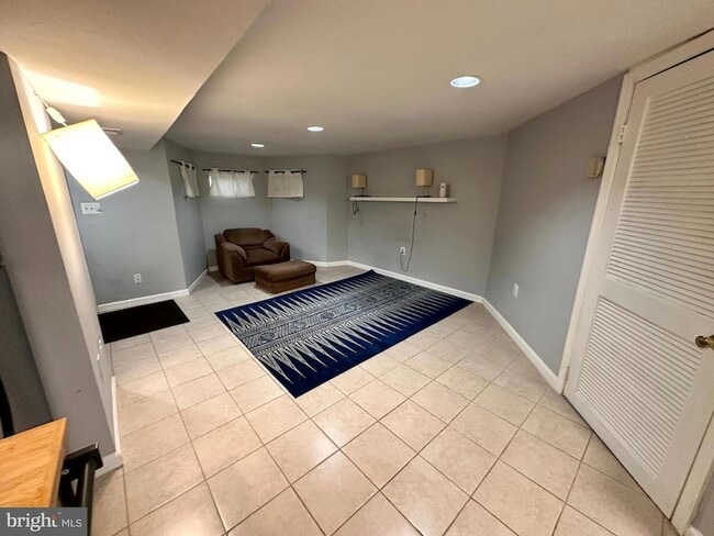 Building Photo - 60 Q St NW