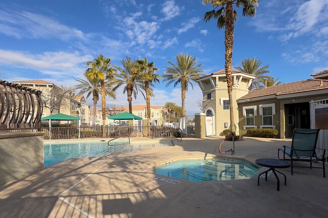 Building Photo - GREAT 2 BEDROOM CONDO IN THE SW - GATED CO...