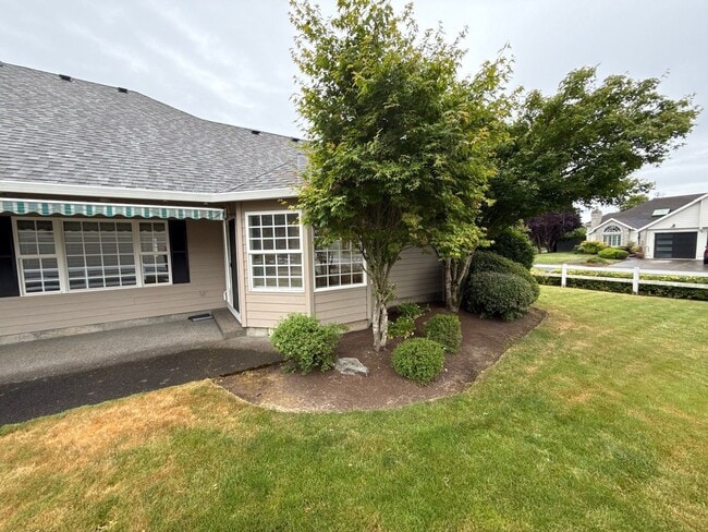 Building Photo - 191 McLaughlin Dr