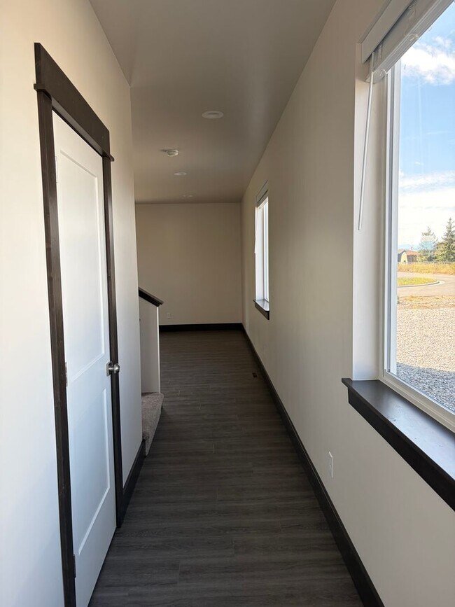 Building Photo - 2018 Windjammer Wy