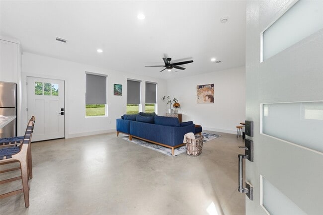 Building Photo - 12204 Hairston Cir