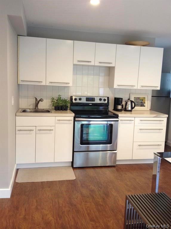 Building Photo - 968 Elting Rd