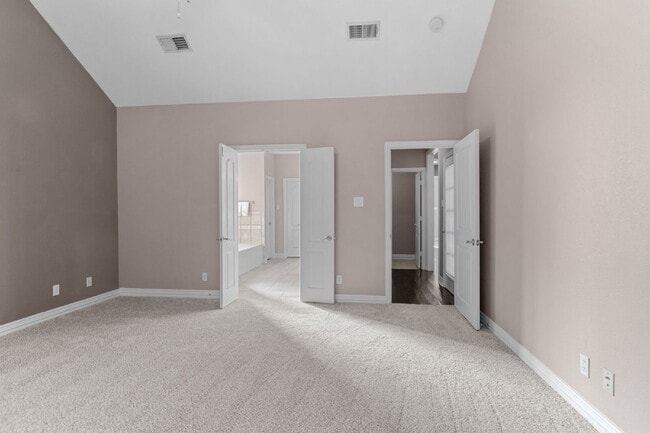 Building Photo - "Beautiful 4-Bedroom Home with Expansive D...