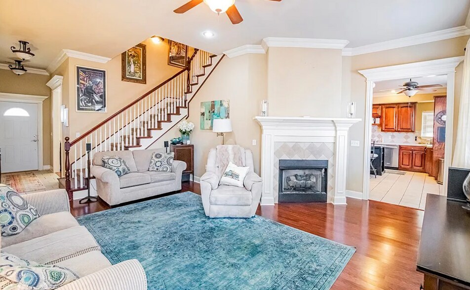 Building Photo - 3089 N Dorchester Dr