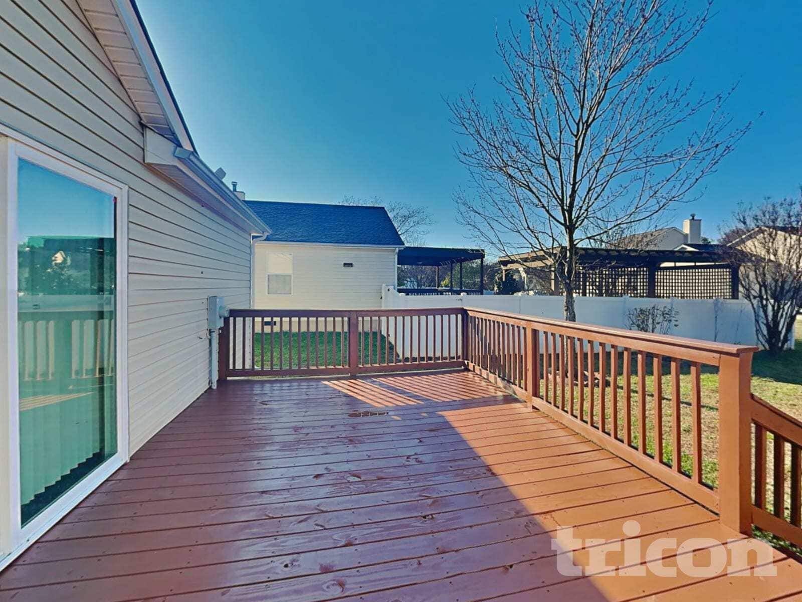 Building Photo - 15228 Pangborn Pl