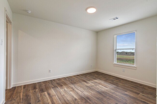 Building Photo - Resort Living with One Month FREE!!!