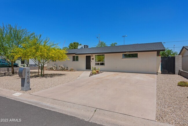 Primary Photo - 126 W Alice Ave
