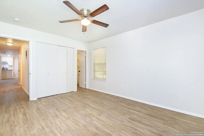 Building Photo - Modern 4-Bedroom House Near Leon Valley