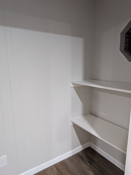 Building Photo - 82 Seaside Ave