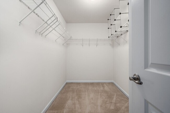 Building Photo - Smithfield Home