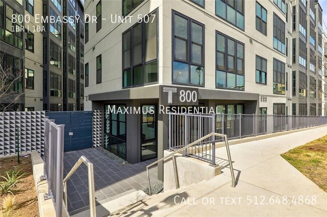 Building Photo - 800 Embassy Dr