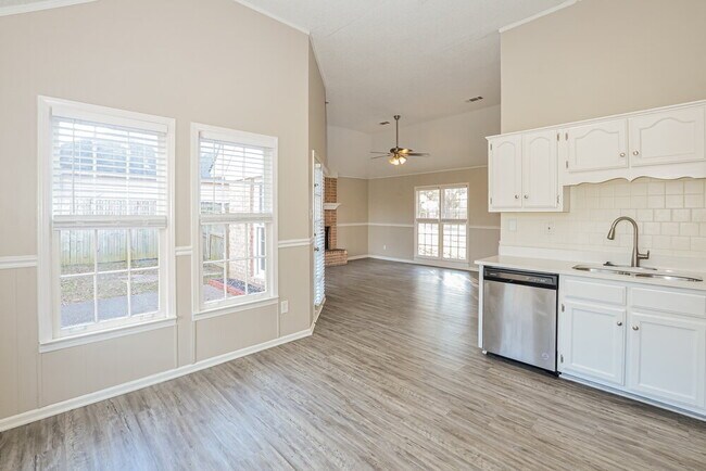 Building Photo - 4520 S Germantown Rd