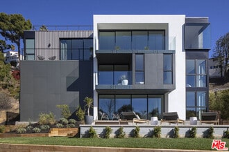 Building Photo - 2635 Hargrave Dr