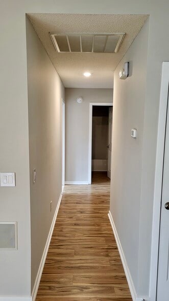 Hallway - 307 Smallwood Ct